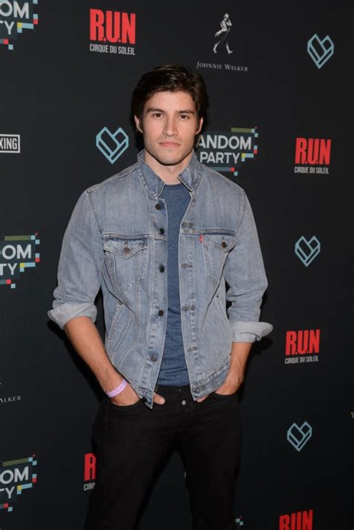 Cameron Cuffe Net Worth