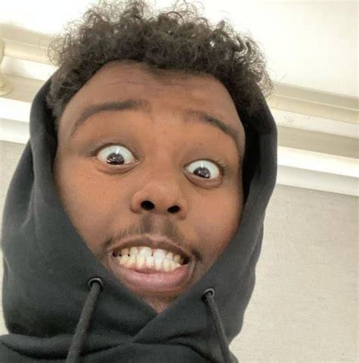 Doni Bobes Net Worth & Earnings (2024)